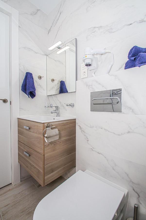 Stylish Studio For Rent With Fantastic Location In Marbella Promenade. Esterno foto